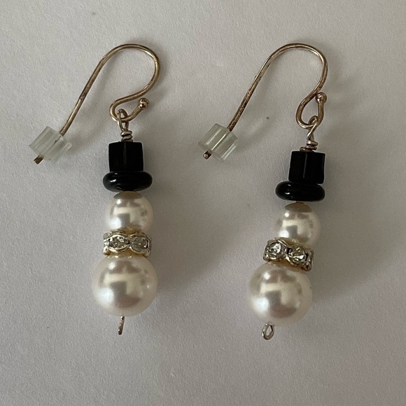 🎉 Buy 1, get 2 Free on all items $12 or less Snowman Earrings - Picture 3 of 5